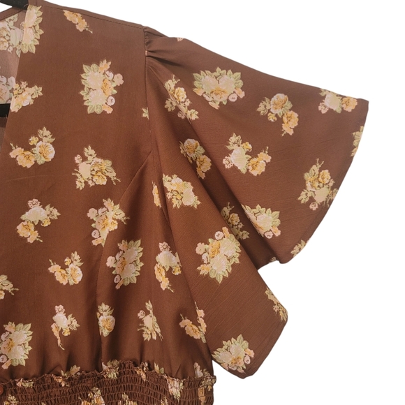 Live 4 Truth Floral Peasant Style Blouse w/ Short Bell Sleeves - XL - Picture 5 of 7